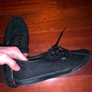 VANS BLACK SKATER SHOE